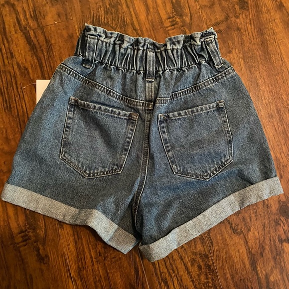 NWT Forever 21 jean shorts - Picture 2 of 3